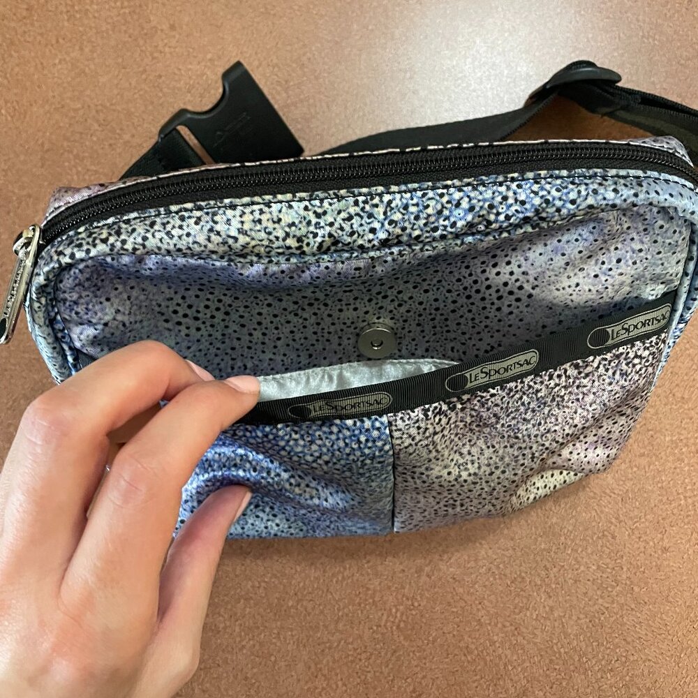 LeSportsac Belt Bag Waist Bag Fanny Pack - Picture 5 of 8